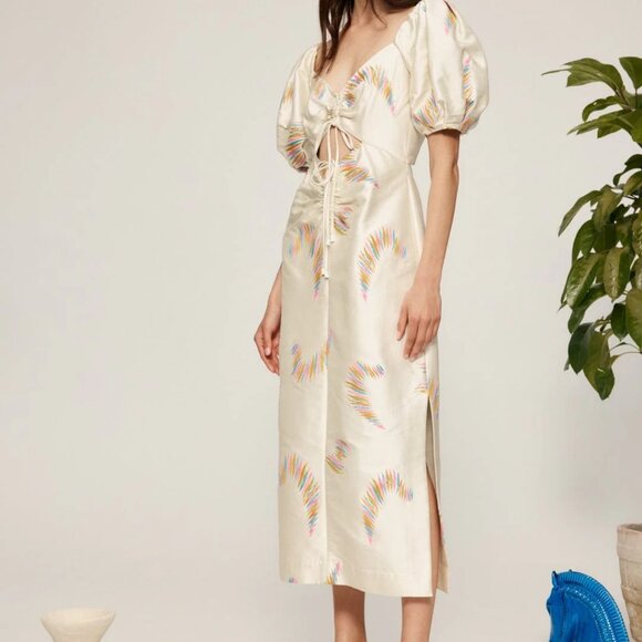 ALEMAIS Emery Embroidered Puff-Sleeve Midi Dress. Color: Porcelain - Picture 4 of 5